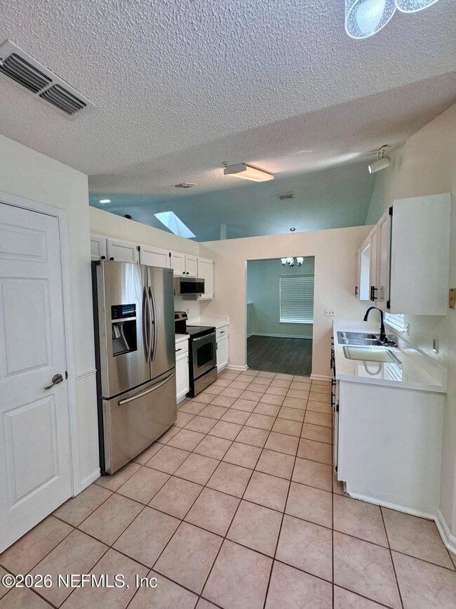 Photo - 8250 Lakemont Dr