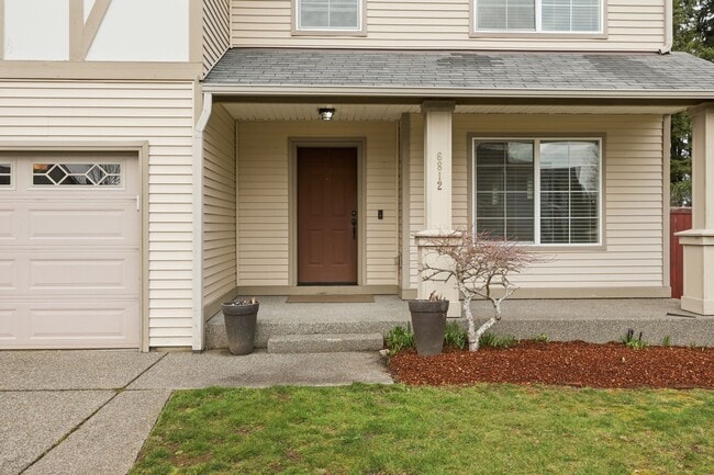 Photo - 3 bed 2.5 bath updated home in Tumwater School District - 2300 sq.ft. - fenced back yard.