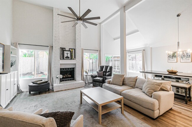 Building Photo - 1565 Beaconshire