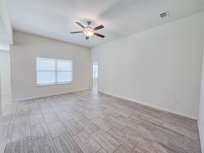 Photo - 332 Lone Mountain Dr