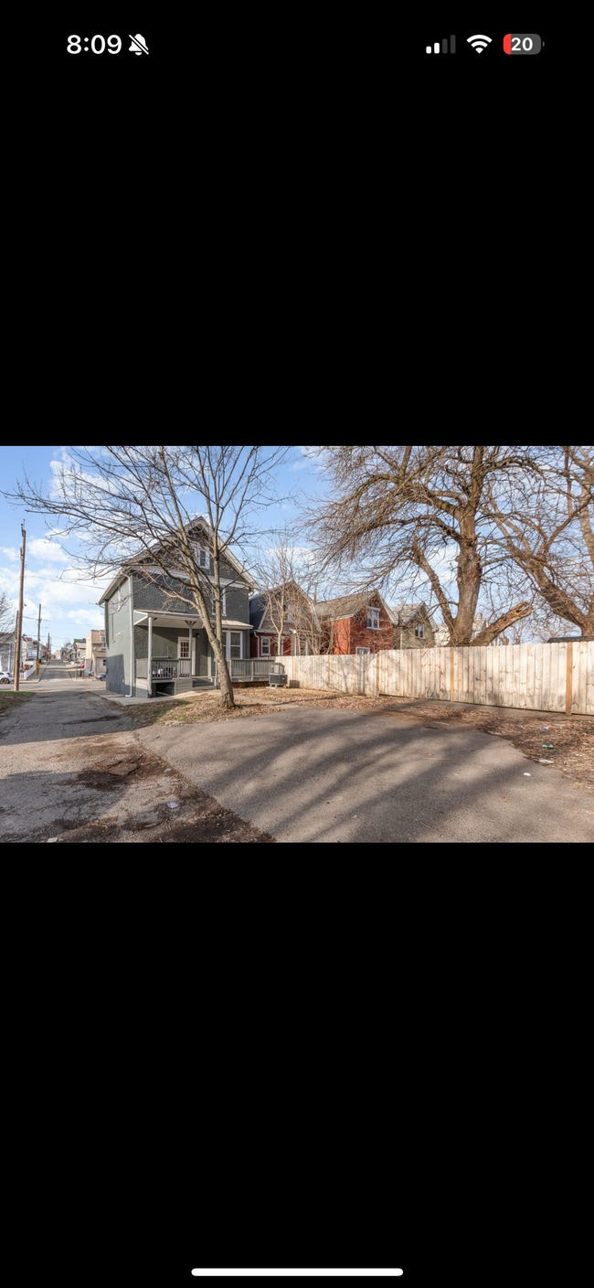 Photo - 216 W 12th St