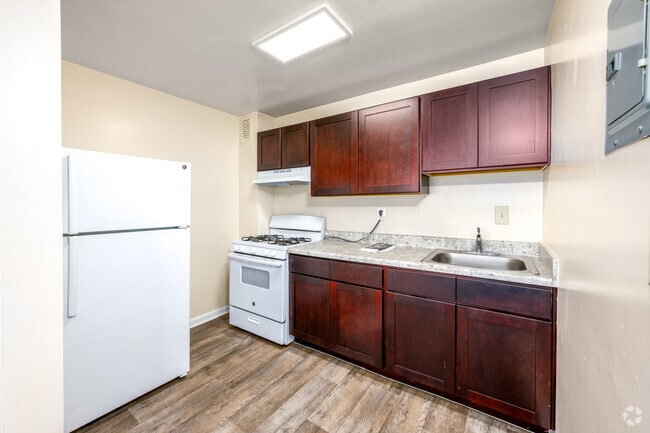 1BR, 1BA - 672SF - Kitchen