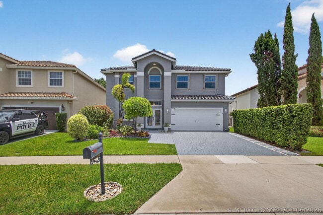 3738 Old Lighthouse Cir