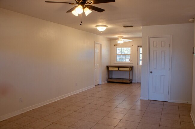 Photo - 3 bedroom 2 Bathroom.