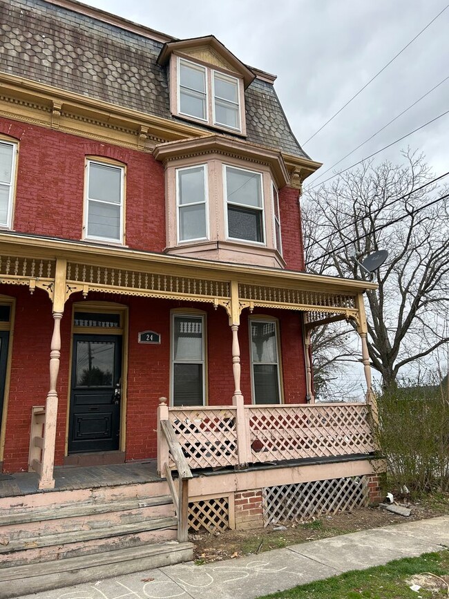 Building Photo - 24 N East St Unit 1st FL