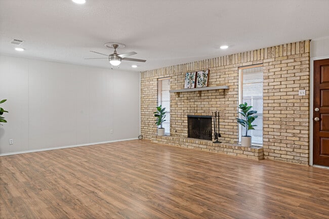 Photo - 2906 Country Pl Ct
