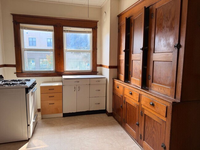 501 Coit Ave NE Unit 501 Coit Ave NE
