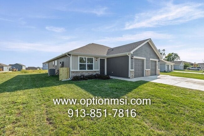 Fresh 3 Bedroom, 2 Bathroom Half Duplex