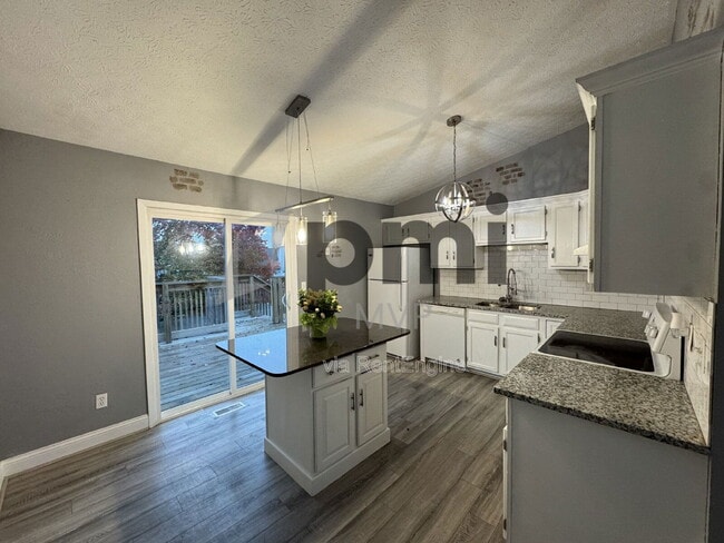 Photo - 1019 Cowton Dr