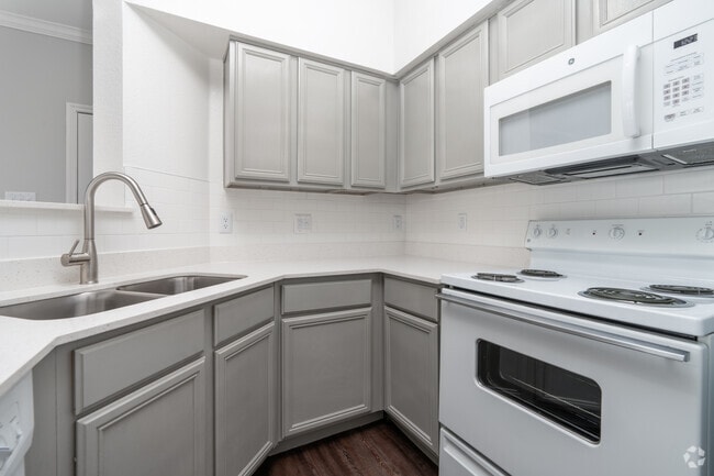 1HAB, 1BA - 808&nbsp;ft² - Edgewater