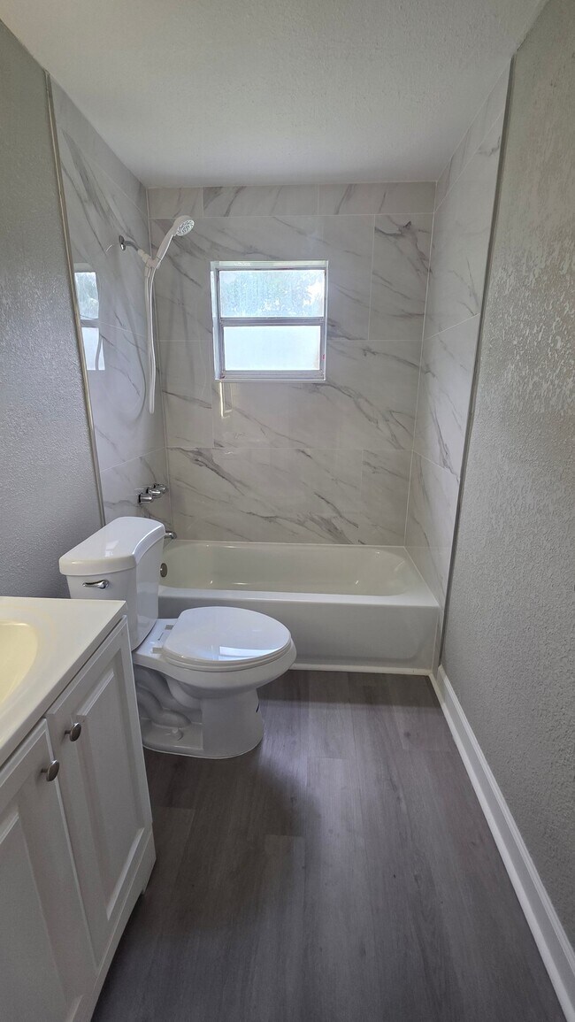 Photo - 101 S Forest St Unit 1