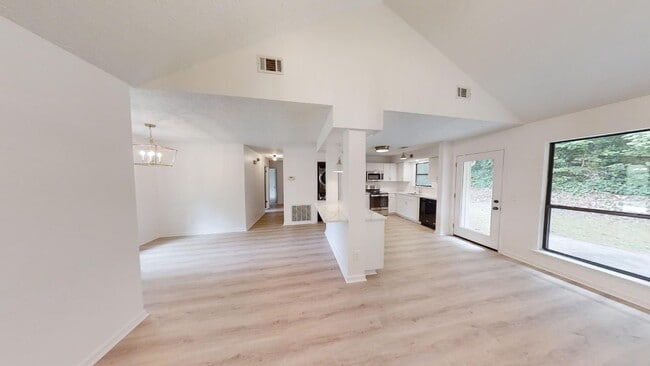 Photo - N Cedarbrook Bungalow