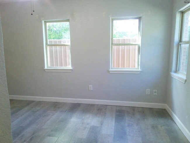 Photo - 1805 Lucile Ave