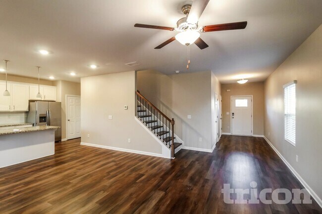 Photo - 2867 McKenzie Dr