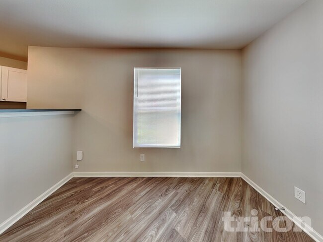 Photo - 1351 Waterlily Lane