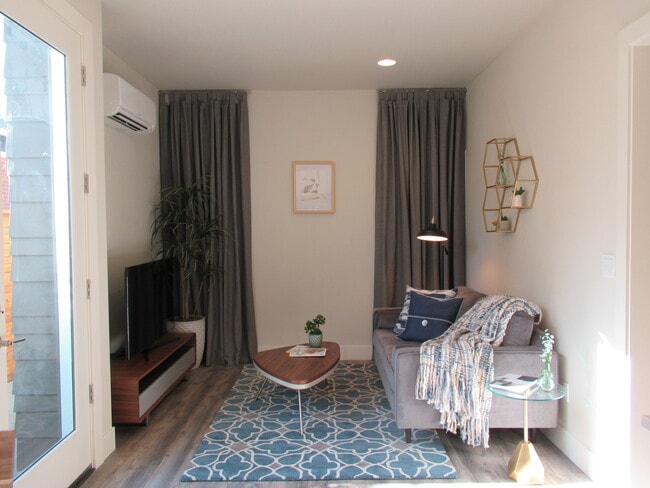 Living Room - 1610 N Emerson St Unit B