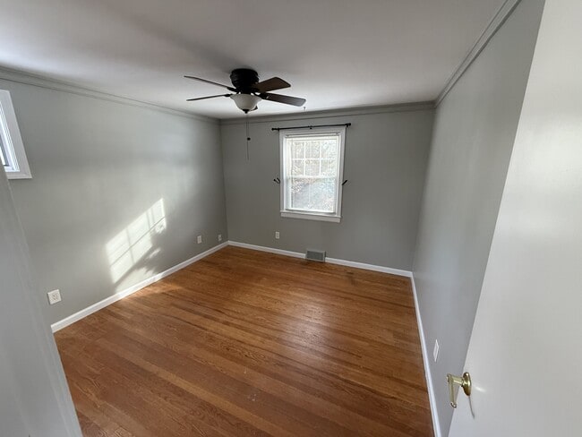 Photo - 123 Merigold Dr