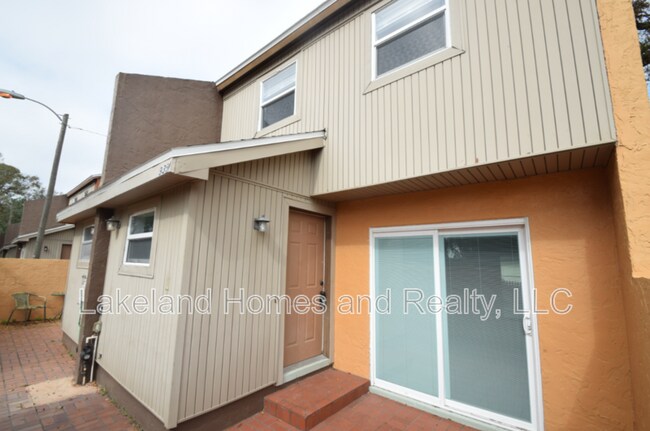 Photo - 939 Castle Way