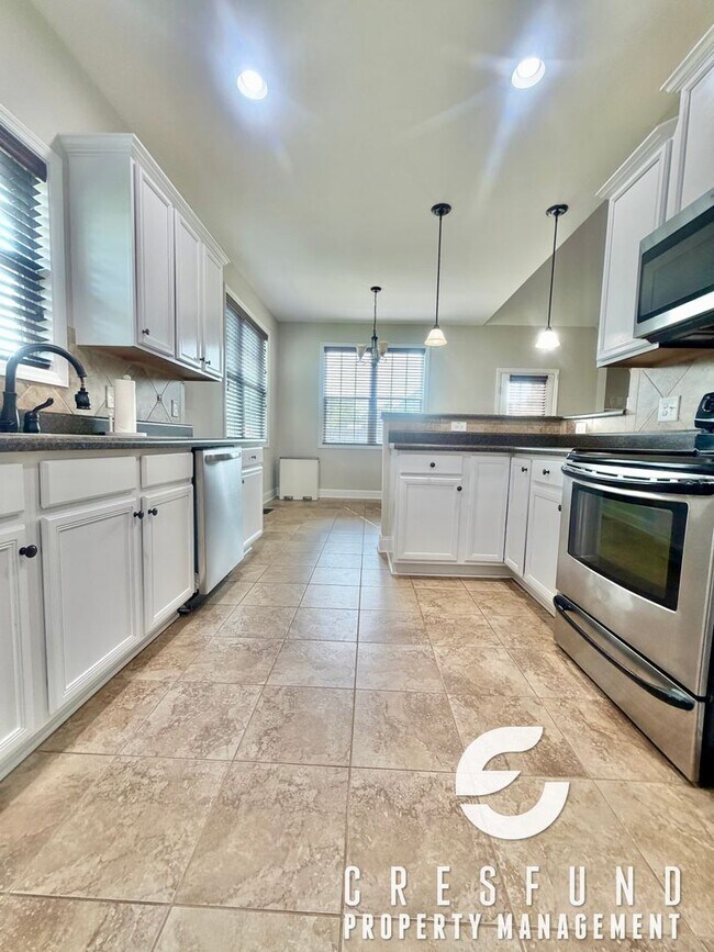 Photo - 220 Asheford Way