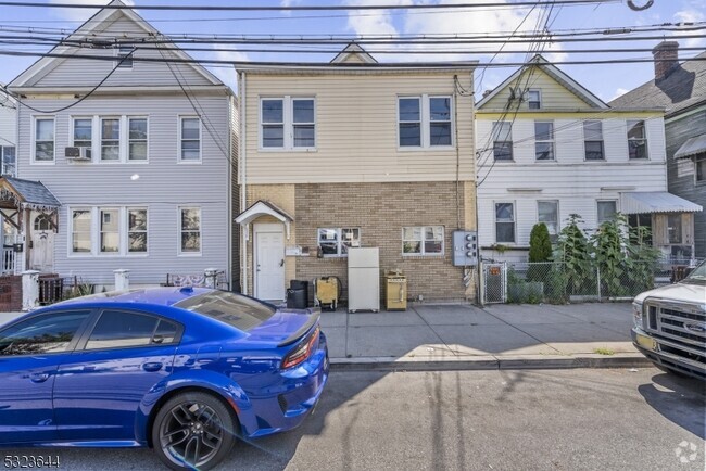 Building Photo - 194 8th St Rental