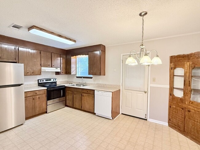 Photo - Spacious 3-Bedroom Home