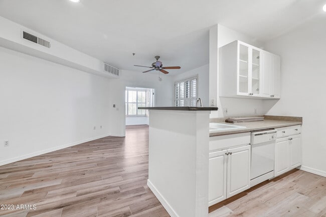 Photo - 1701 E Colter St Unit 312