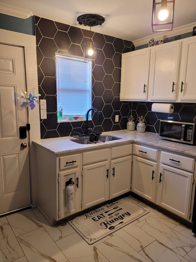 Photo - 3615 Pike Ave