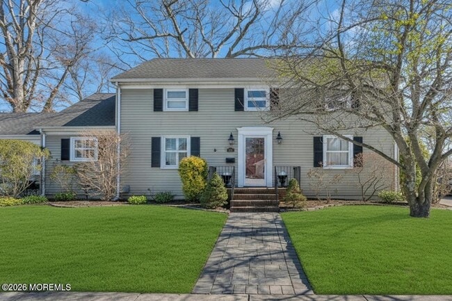 Building Photo - 506 6th Ave