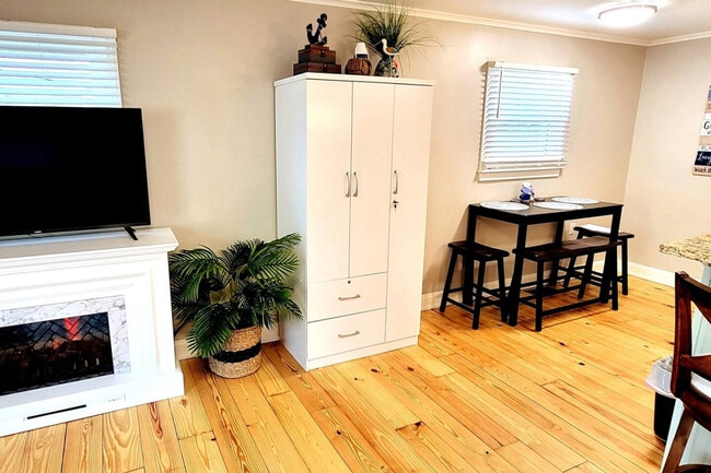5 N Maple Ave Unit SI ID1374773P