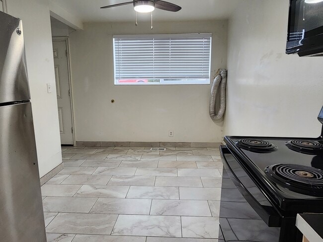 Photo - 2590 Robin Rd