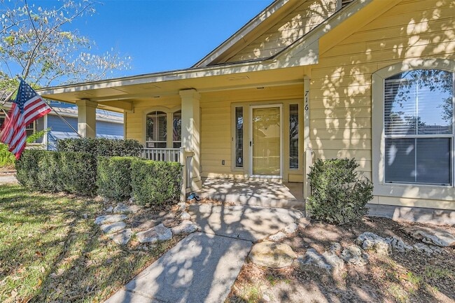 Photo - 716 Scheel Rd