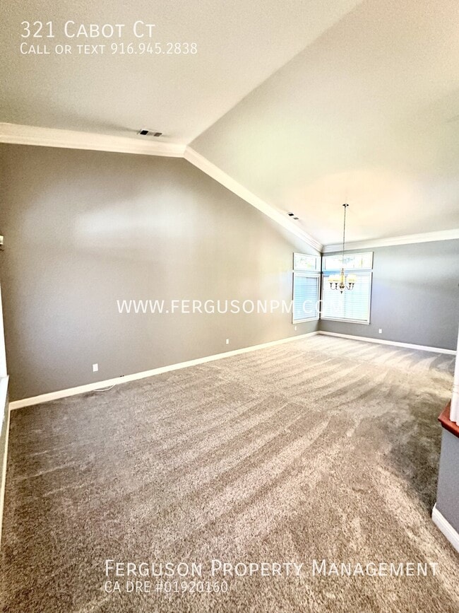 321 Cabot Ct