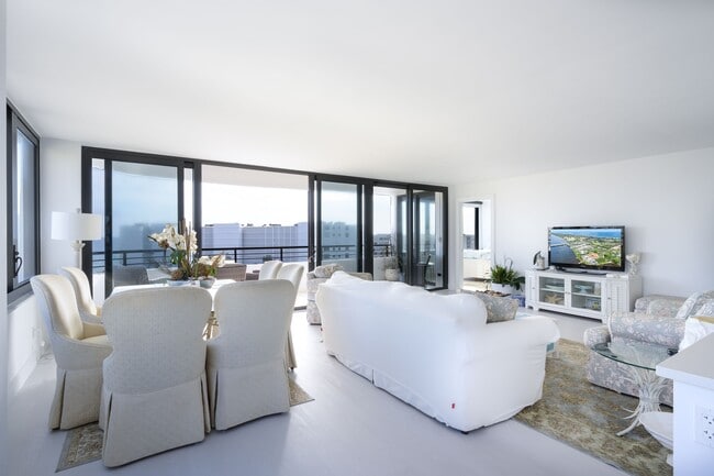 Building Photo - 3589 S Ocean Blvd