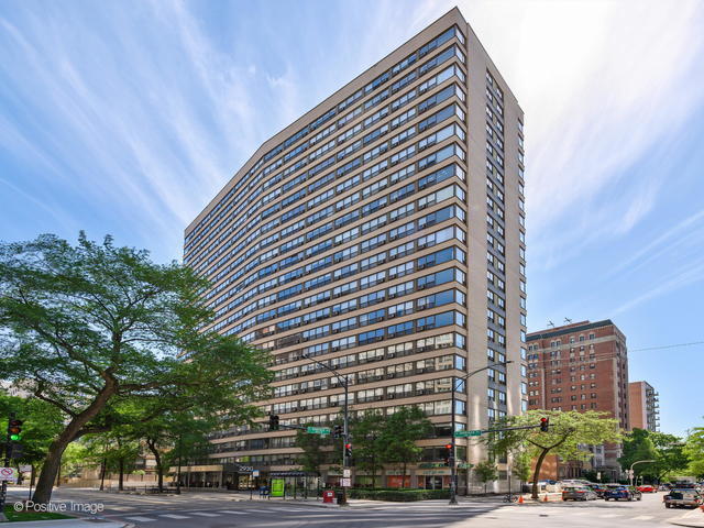 Building Photo - 2930 N Sheridan Rd Unit 611 Rental