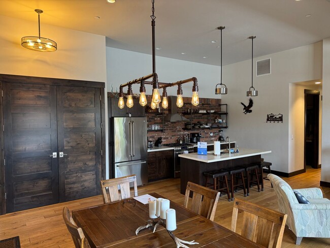 Photo - Fully Furnished Luxury 2 Bedroom / 2 Bath ... Unidad 204