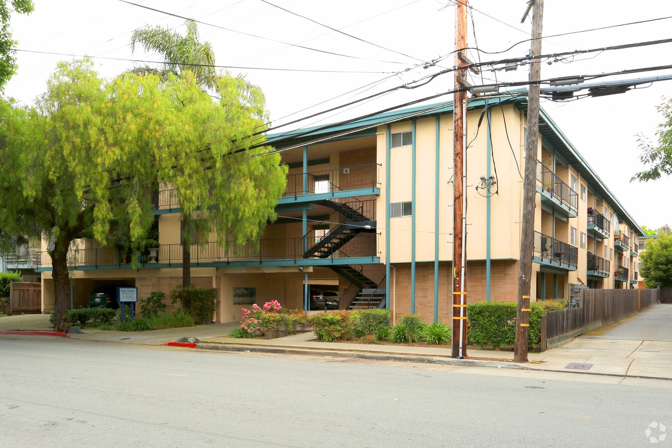 Photo - 1239 Oak Grove Ave Apartments