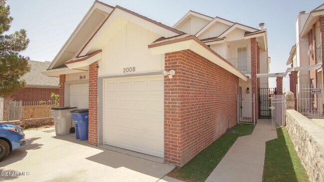 Photo - 2008 Rogelio Ave