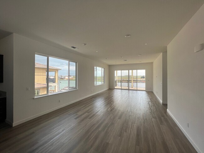 Open layout great room and kitchen - 2270 Solace Vis Unit 2270