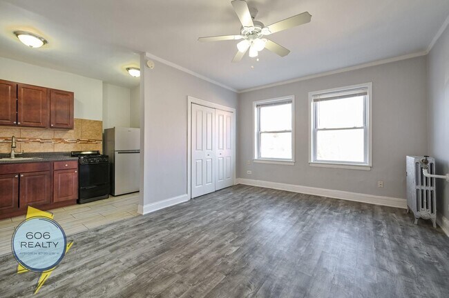 Photo - 6930 N Greenview Ave Unidad 208