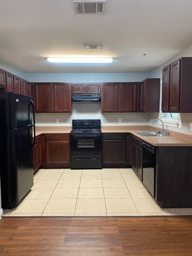 Building Photo - 14815 Judson Rd Unit 201