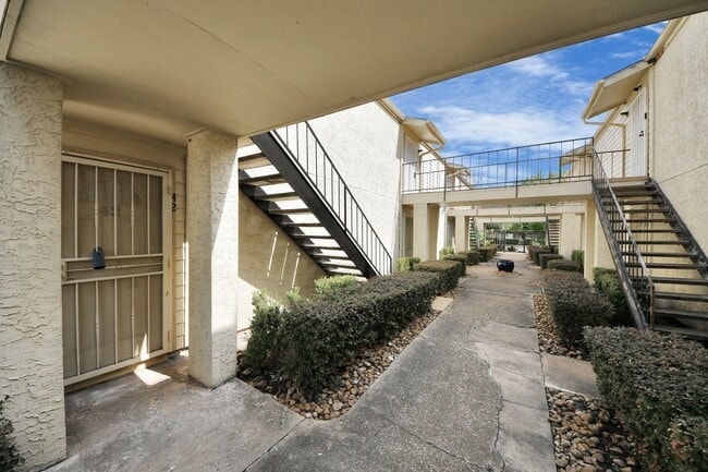 Photo - 10075 Westpark Dr Unit 42