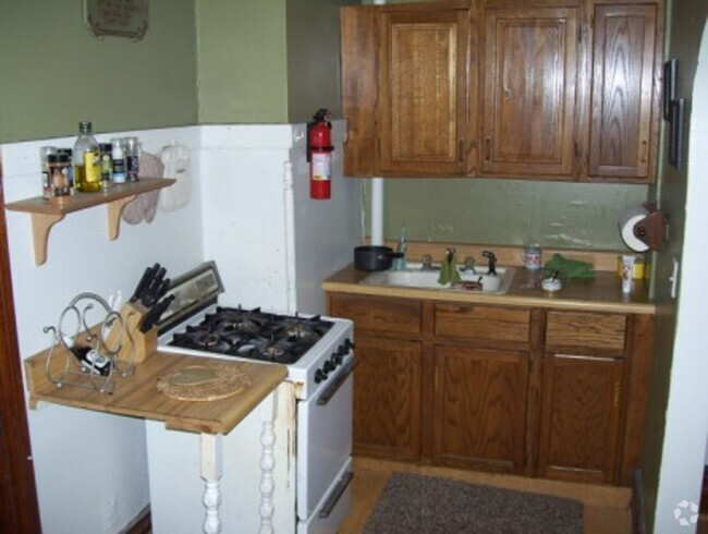 Building Photo - 515 Village St Unit 2 Rental