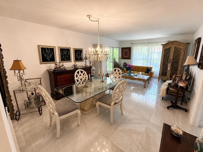 5570 Tamberlane Cir Unit 0110