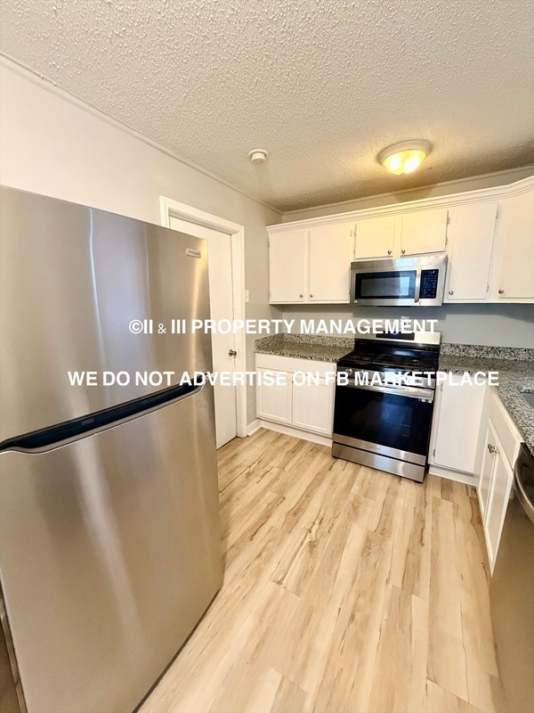 Photo - 4909 Woodend Ave