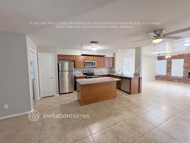 Photo - 656 S Robin Ln