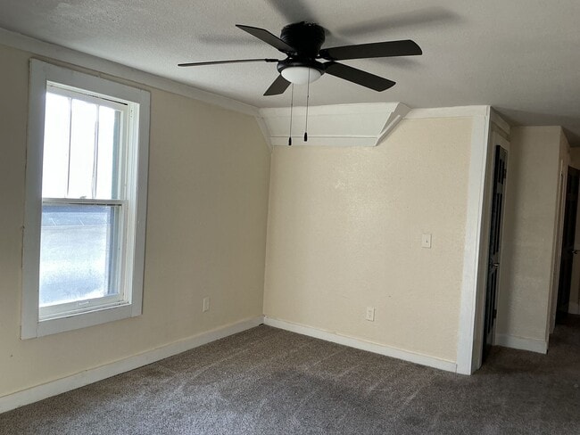 Photo - 2457 N 49th St Unidad A upper