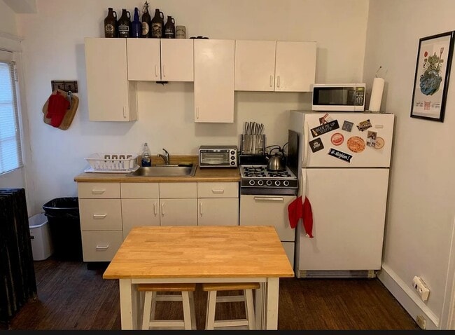 Photo - 690 Pont Reading Rd