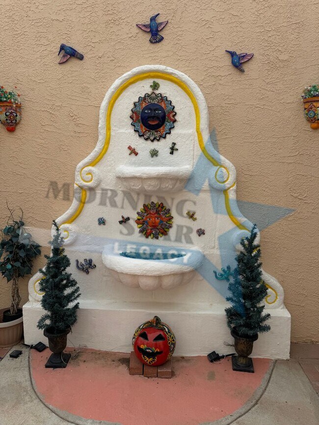 Super charming and Unique on the Picacho H... House House Rental in