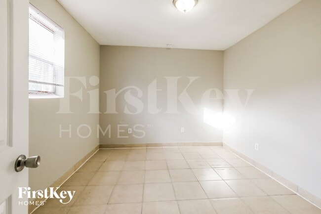 3600 NW 40th Ct