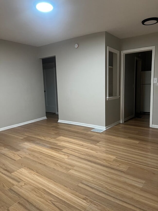 Photo - 1468 W 32nd St Unit 1470 W 32nd St